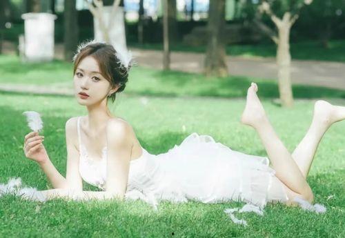 吃瓜网怀仁女网红视频,揭秘背后真相与争议