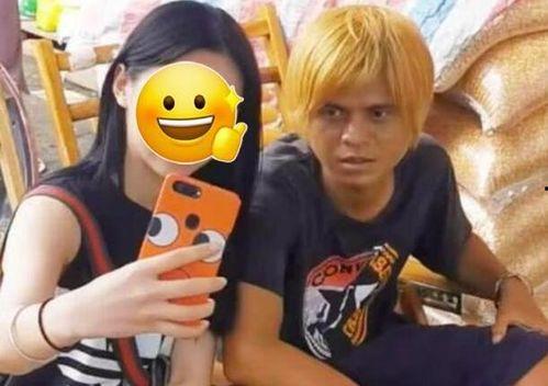 南宁女网红吃瓜