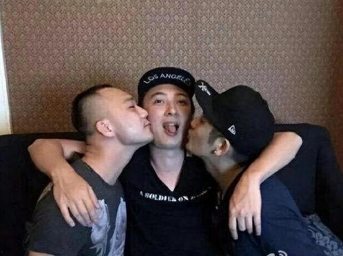 纹身男网红吃瓜事件视频