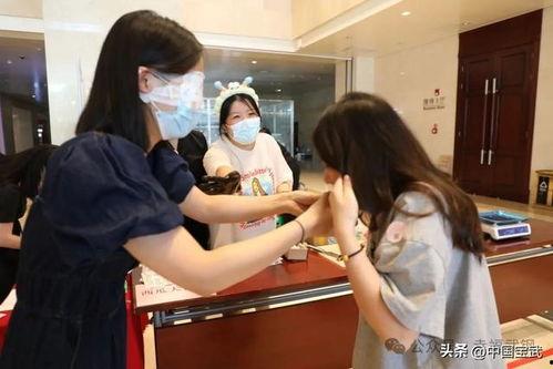 网红集体吃瓜事件视频